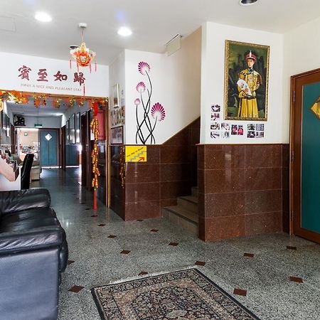 Reddoorz Near Aljunied Mrt Singapore Exterior photo