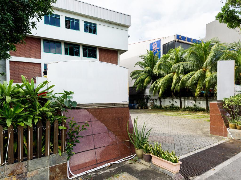Reddoorz Near Aljunied Mrt Singapore Exterior photo